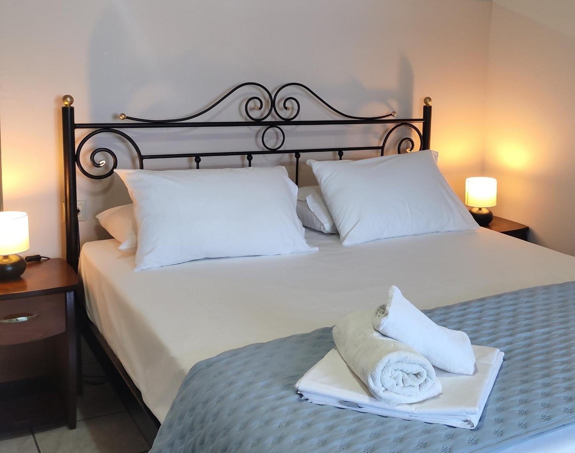 Captain Nick Aparthotel Mikros Gialos Exterior photo