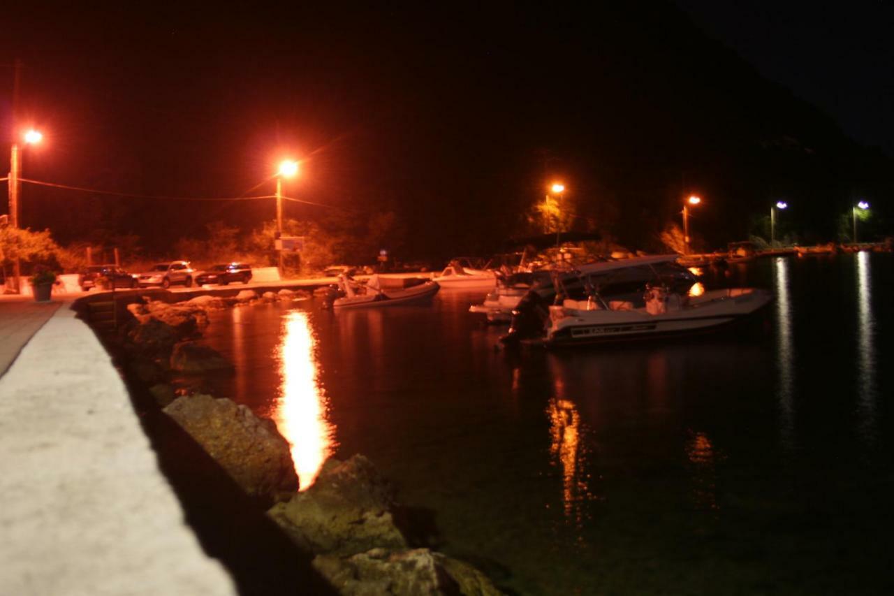 Captain Nick Aparthotel Mikros Gialos Exterior photo