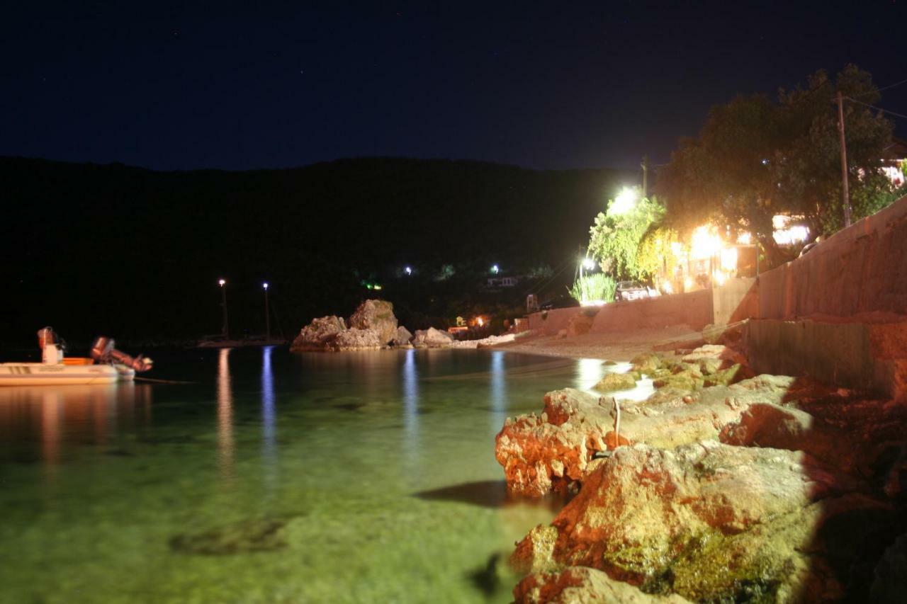 Captain Nick Aparthotel Mikros Gialos Exterior photo