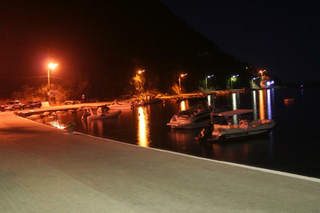 Captain Nick Aparthotel Mikros Gialos Exterior photo