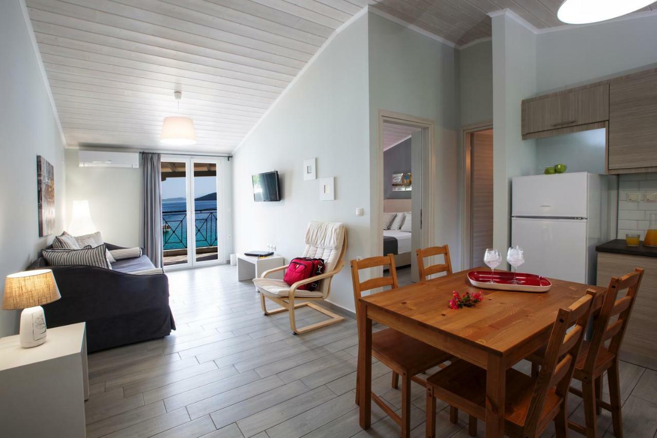 Captain Nick Aparthotel Mikros Gialos Exterior photo