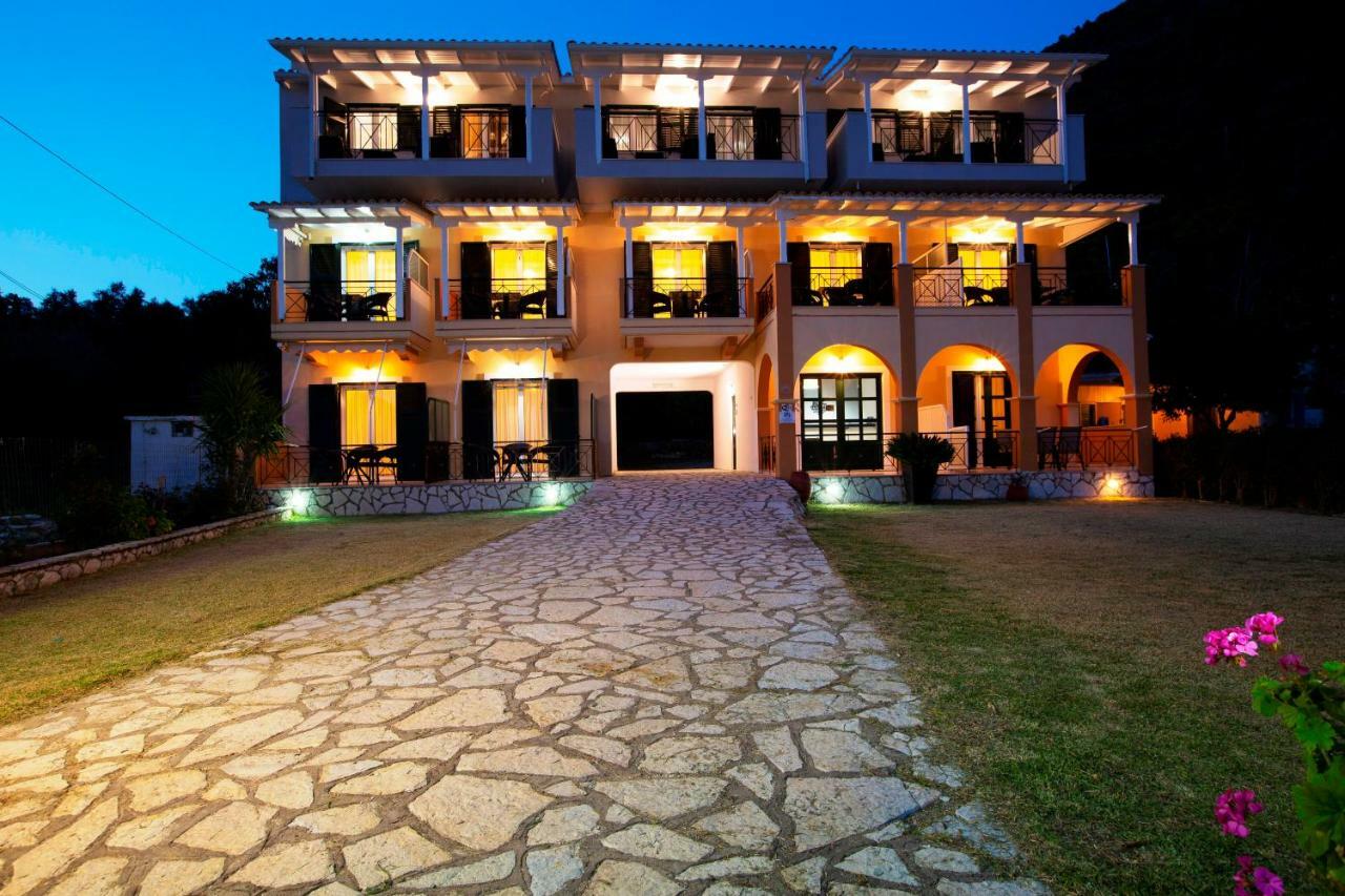 Captain Nick Aparthotel Mikros Gialos Exterior photo